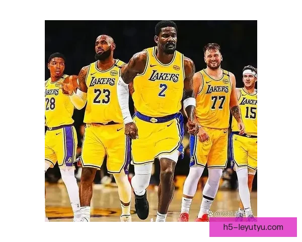 詹姆斯来湖人重振雄风第二长队