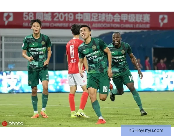 谭龙卡米洛各破门亚泰惜负梅州 谭龙卡米洛各破门亚泰惜负梅州